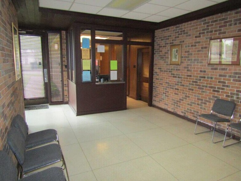 301 Julia St, New Iberia, LA à louer - Photo intérieure - Image 3 de 14