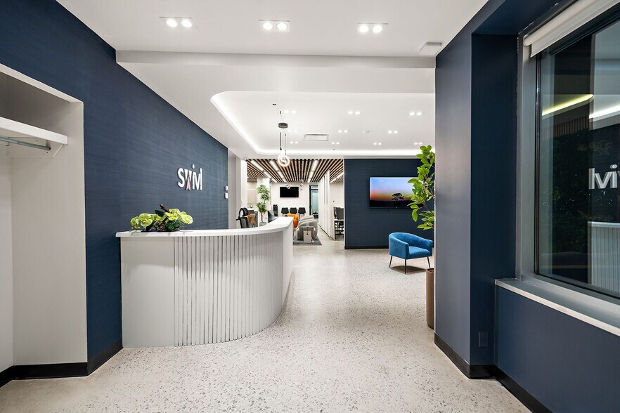 9900 Boul Cavendish, Montréal, QC à louer - Photo du bâtiment - Image 3 de 37