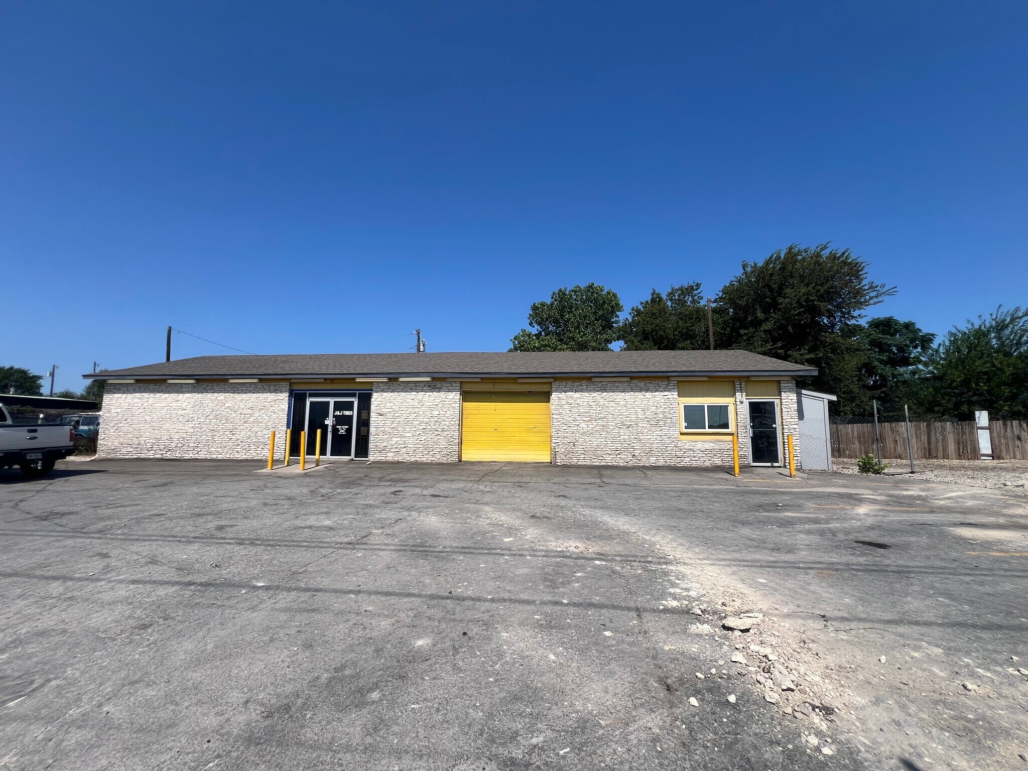 15412 N I-35, Austin, TX à vendre Photo du bâtiment- Image 1 de 1