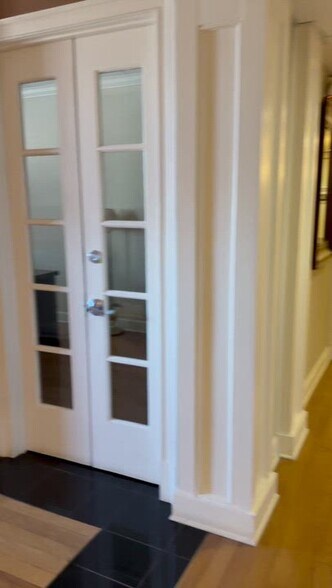 102-112 Main St, Lagrange, GA à louer - Vidéo sur l’inscription commerciale - Image 3 de 10