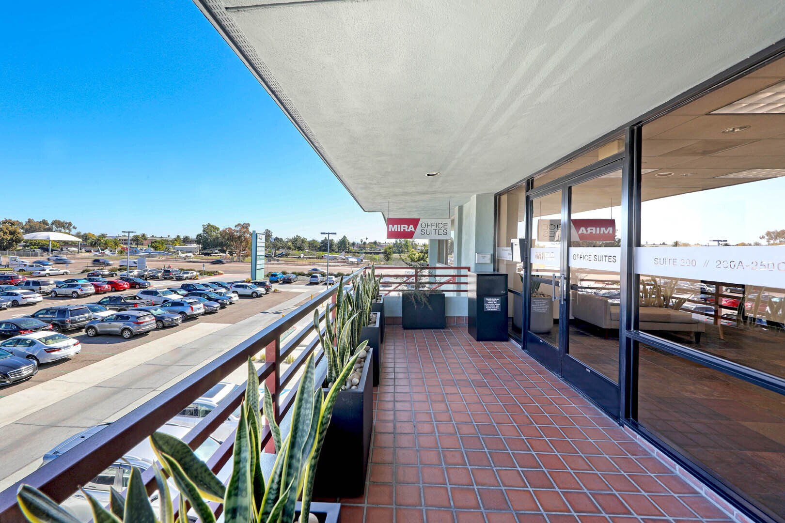 8400 Miramar Rd, San Diego, CA à louer Photo du bâtiment- Image 1 de 11