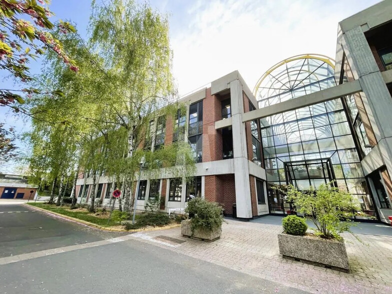 Office in Évry-Courcouronnes for lease - Building Photo - Image 3 of 16