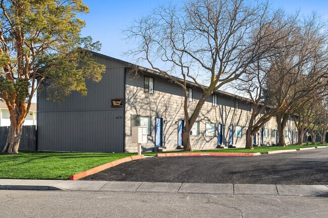 Plus de détails pour 6721 W Kennewick Ave, Kennewick, WA - Multi-résidentiel à vendre