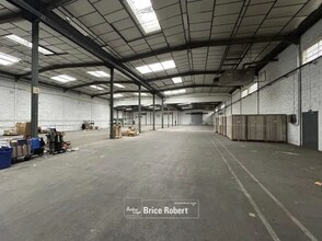 Industrial in Vaulx-en-Velin for lease Interior Photo- Image 1 of 4