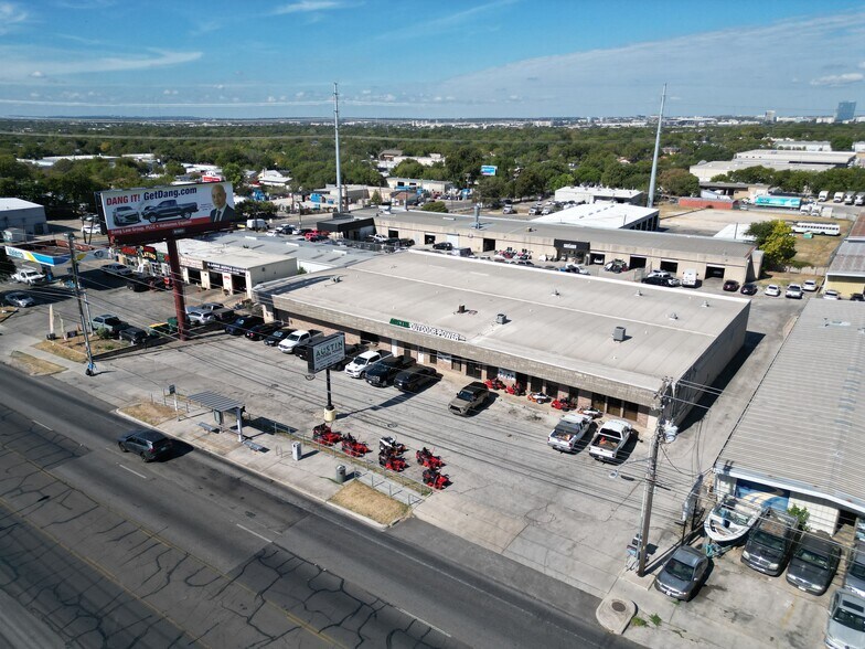 11104 N Lamar Blvd, Austin, TX à louer - Aérien - Image 3 de 69