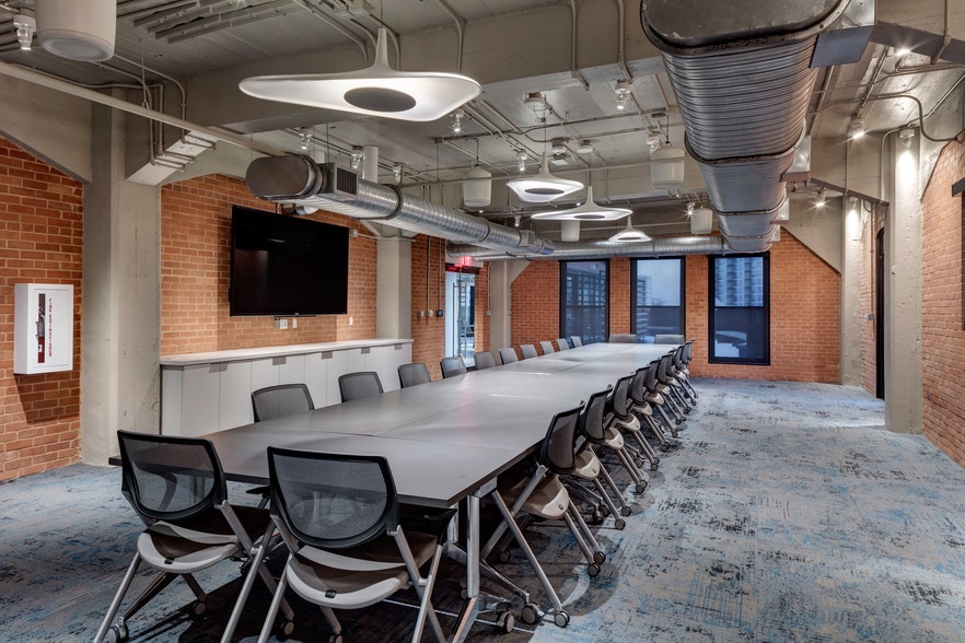 603 Munger Ave, Dallas, TX for lease - Interior Photo - Image 3 of 67