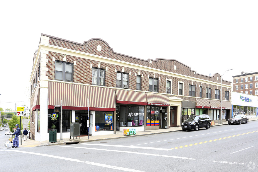 669-681 Main St, New Rochelle, NY à louer - Photo principale - Image 1 de 8