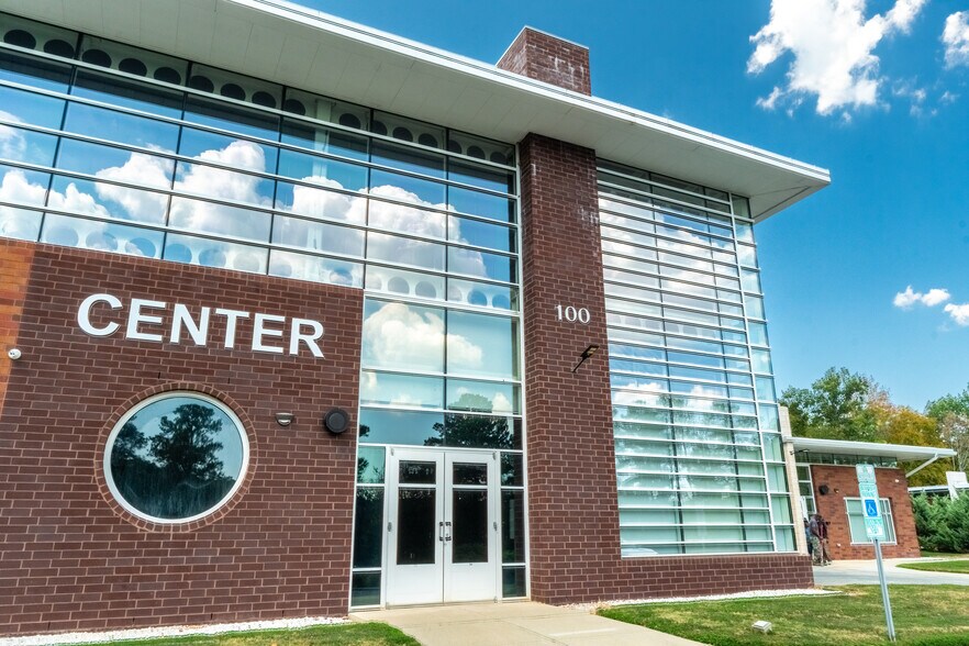 5310 S Alston Ave, Durham, NC à vendre - Photo du bâtiment - Image 3 de 67