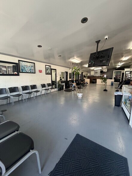 1032 E Compton Blvd, Compton, CA à louer - Photo du bâtiment - Image 3 de 10