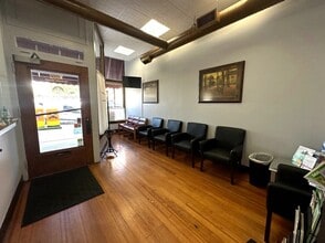 1602 11th St, Monroe, WI à louer Photo intérieure- Image 2 de 10