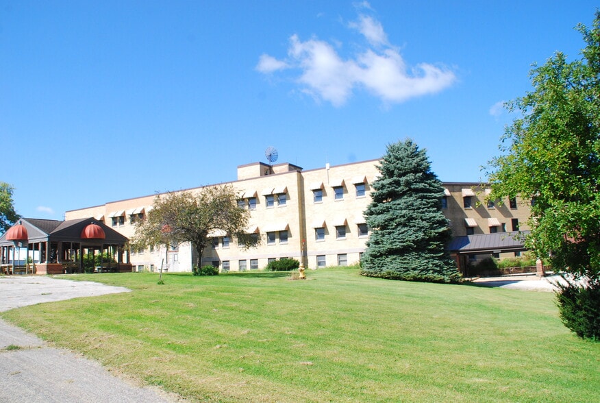 18569 Lane Rd, Fayette, IA for sale - Building Photo - Image 2 of 3