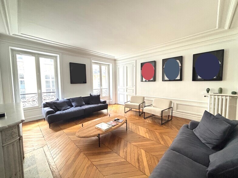 8 Rue De La Bienfaisance, Paris à louer - Photo du bâtiment - Image 2 de 11
