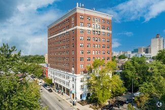 Plus de détails pour 1660-1660 E 55th St, Chicago, IL - Local commercial à louer