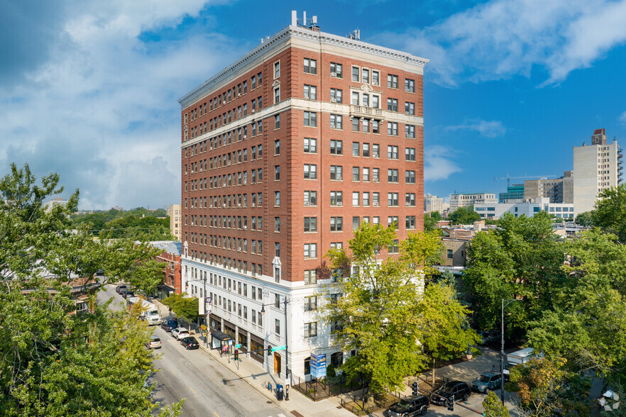 1660-1660 E 55th St, Chicago, IL à louer - Photo du bâtiment - Image 1 de 3