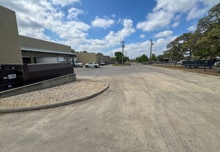 17114 Classen Rd, San Antonio, TX for lease Building Photo- Image 2 of 7