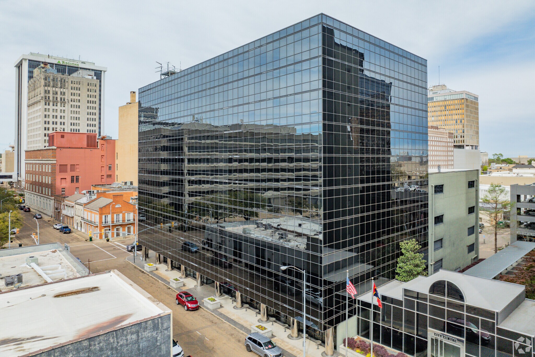 City Centre portefeuille de 2 propriétés à vendre sur LoopNet.ca Photo principale- Image 1 de 11