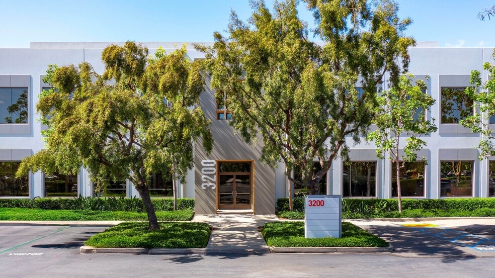 200 Commerce Dr, Irvine, CA for lease - Building Photo - Image 2 of 7