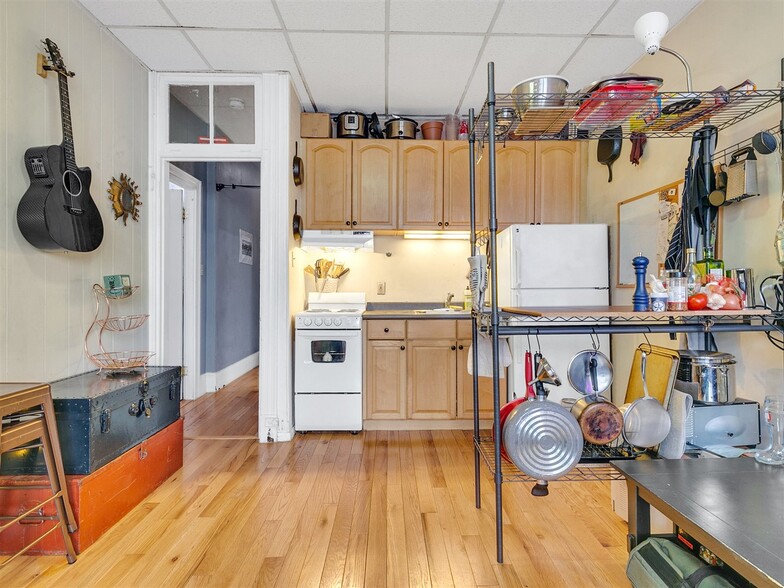 1 Linden St, Allston, MA à vendre - Photo du bâtiment - Image 3 de 29