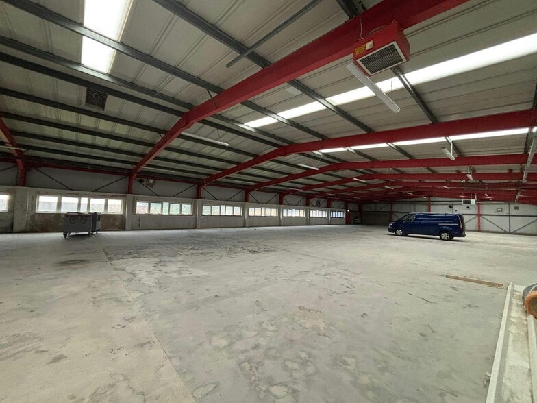 121-127 Deerdykes Vw, Cumbernauld for lease - Building Photo - Image 3 of 5