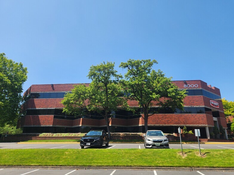 8000 NE Parkway Dr, Vancouver, WA à louer - Photo du bâtiment - Image 2 de 22