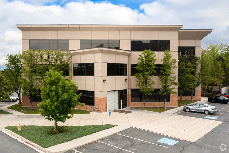 1061 S 800 E, Orem, UT à louer - Photo du bâtiment - Image 3 de 4