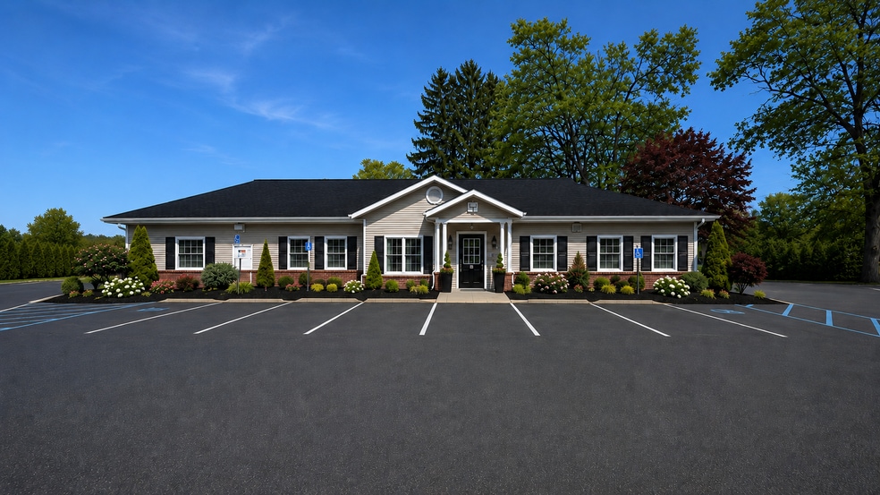 27 W Sand Lake Rd, Wynantskill, NY for lease - Building Photo - Image 1 of 7