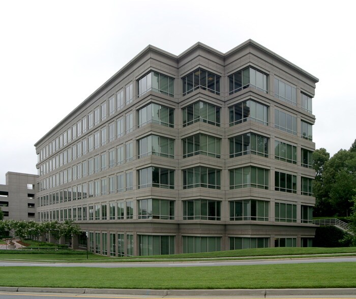 2500 Cumberland Pky SE, Atlanta, GA à louer - Photo du bâtiment - Image 2 de 21