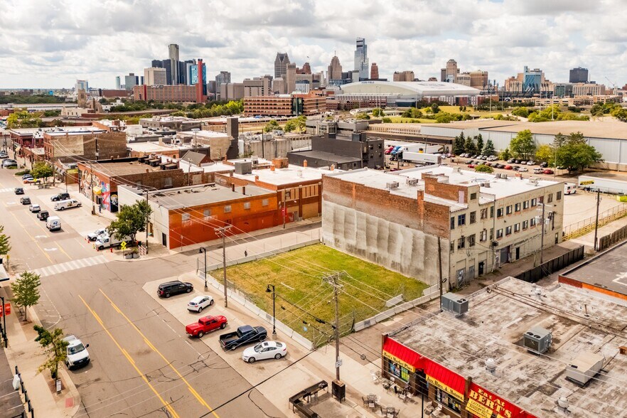 2701 Russell st, Detroit, MI à vendre - Photo du bâtiment - Image 3 de 4