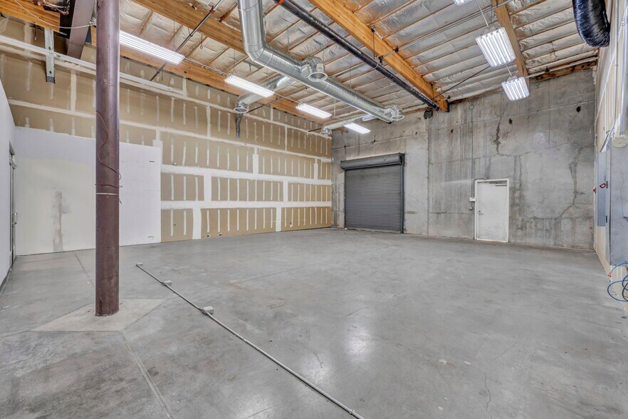 2245 Meridian Blvd, Minden, NV à louer - Photo du bâtiment - Image 2 de 20