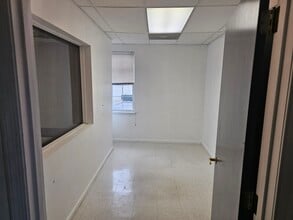 1086-1092 Stelton Rd, Piscataway, NJ à louer Photo intérieure- Image 1 de 7