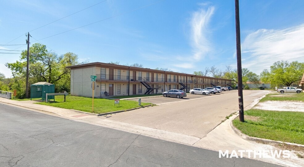 Killeen Portfolio portfolio of 6 properties for sale on LoopNet.ca - Building Photo - Image 3 of 4