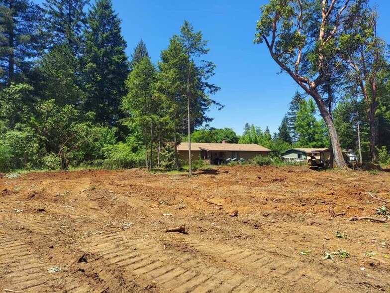 449 Caves Hwy, Cave Junction, OR for sale - Building Photo - Image 3 of 6