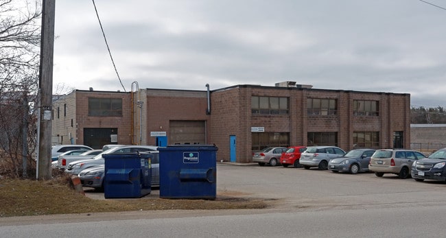 Plus de détails pour 11 Nicholas Beaver Rd, Puslinch, ON - Local d'activités à louer