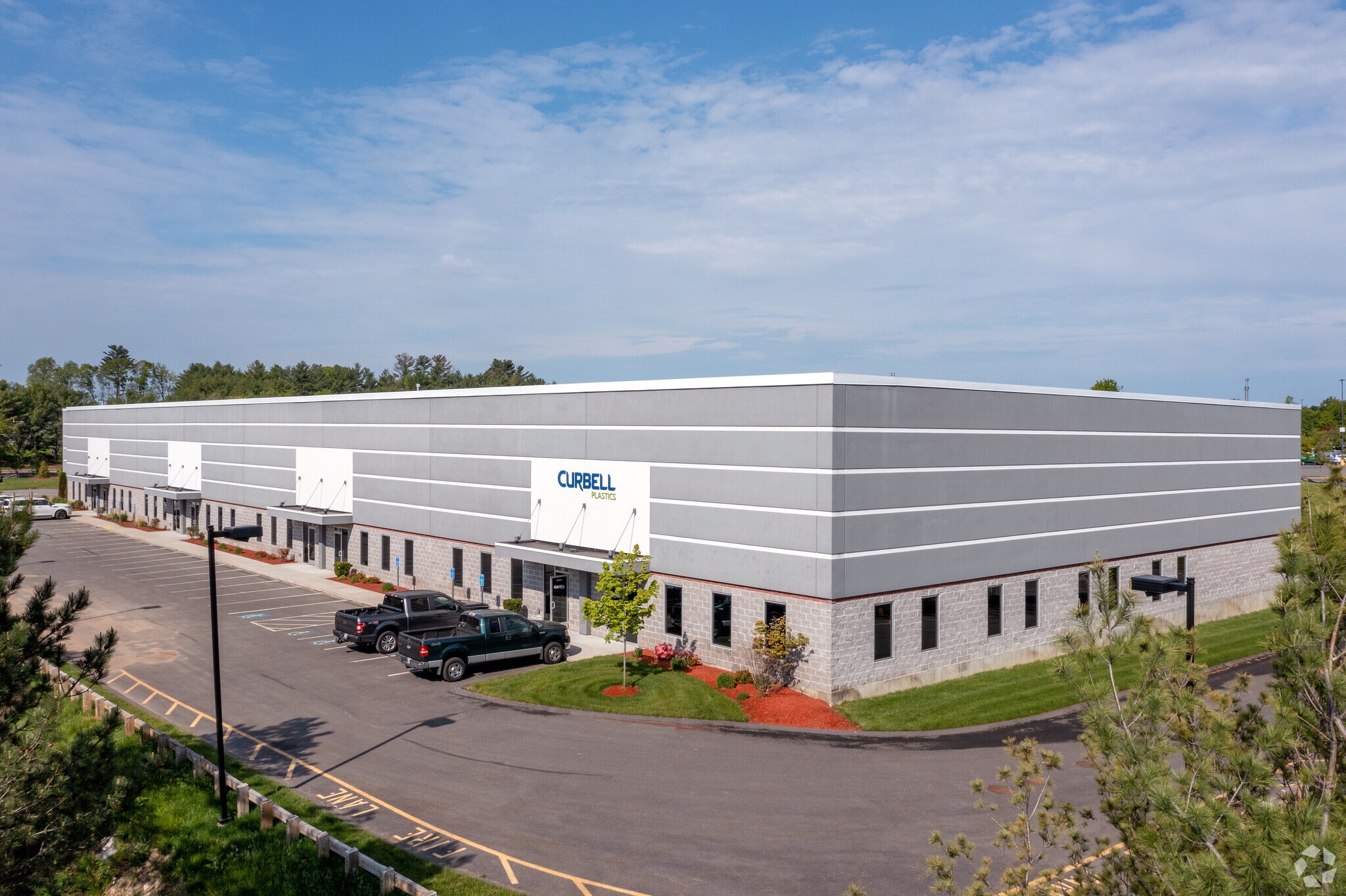 220 Paramount Dr, Raynham, MA à louer Photo principale- Image 1 de 10