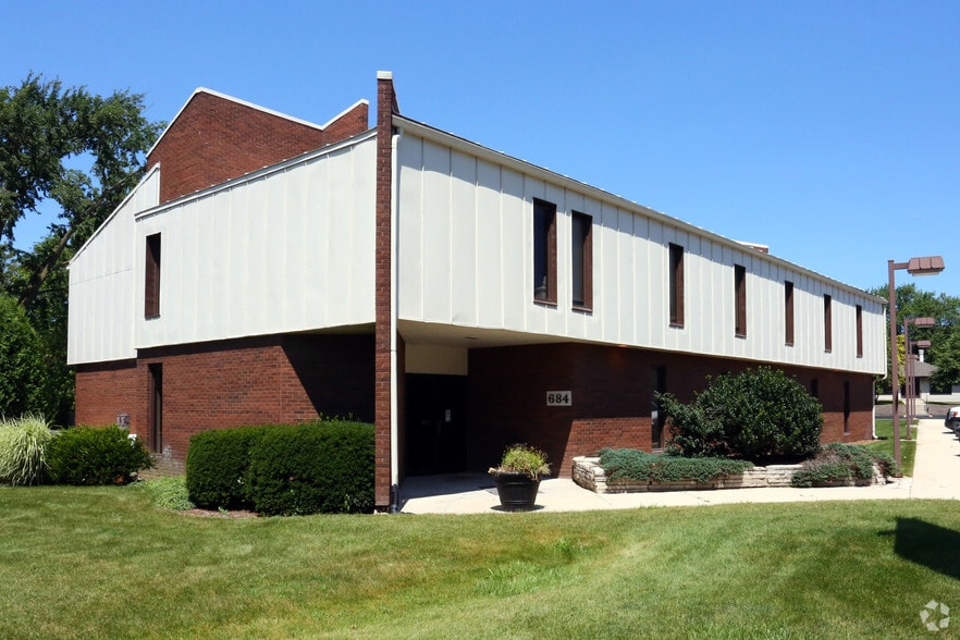 684 W Boughton Rd, Bolingbrook, IL for lease - Primary Photo - Image 1 of 7