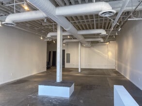 806 E 3rd St, Los Angeles, CA à louer Photo intérieure- Image 1 de 2