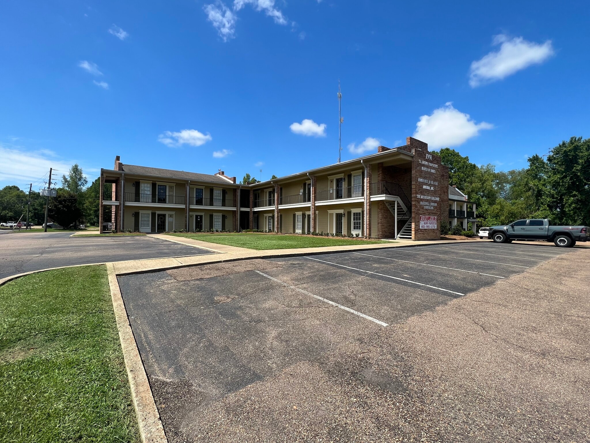 1991 Lakeland Dr, Jackson, MS for sale Building Photo- Image 1 of 6