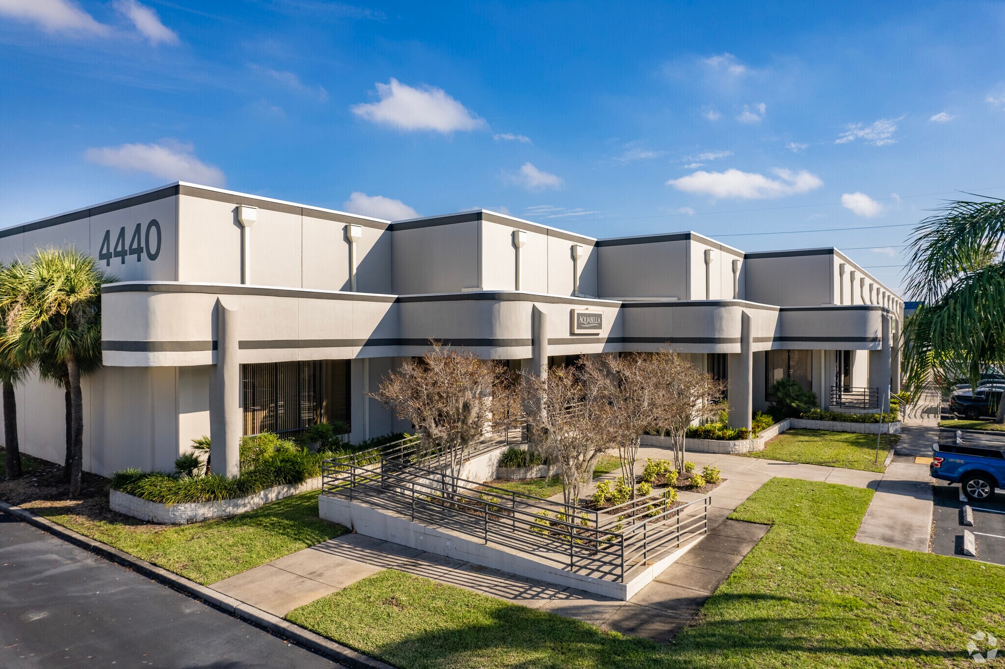 4440 E Adamo Dr, Tampa, FL à vendre Photo du bâtiment- Image 1 de 1