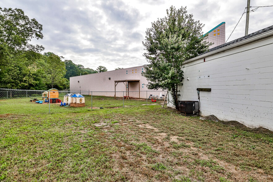2070 Candler Rd, Decatur, GA for sale - Building Photo - Image 3 of 4
