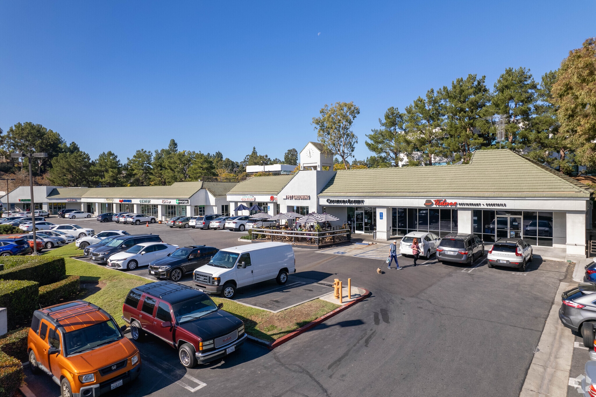 24401 Ridge Route Dr, Laguna Hills, CA for lease Primary Photo- Image 1 of 10