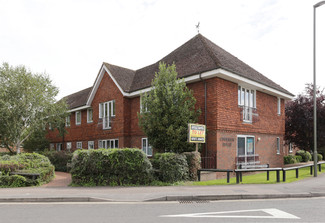 Plus de détails pour Downside Bridge Rd, Cobham - Bureau à louer