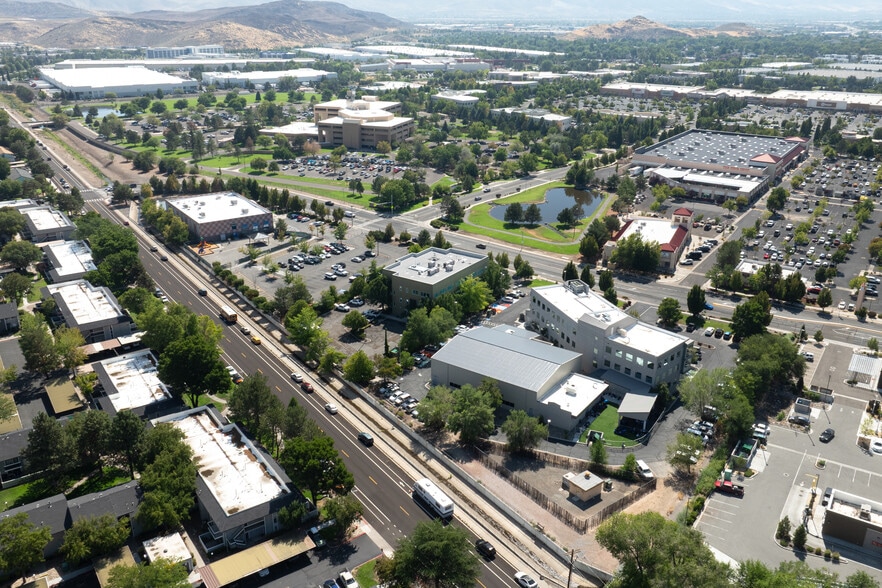 6225 Neil Rd, Reno, NV for lease - Building Photo - Image 3 of 7