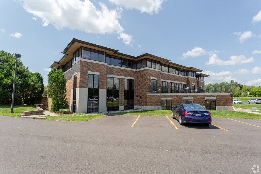 West Wind Office Center portefeuille de 3 propriétés à vendre sur LoopNet.ca - Photo du bâtiment - Image 3 de 9