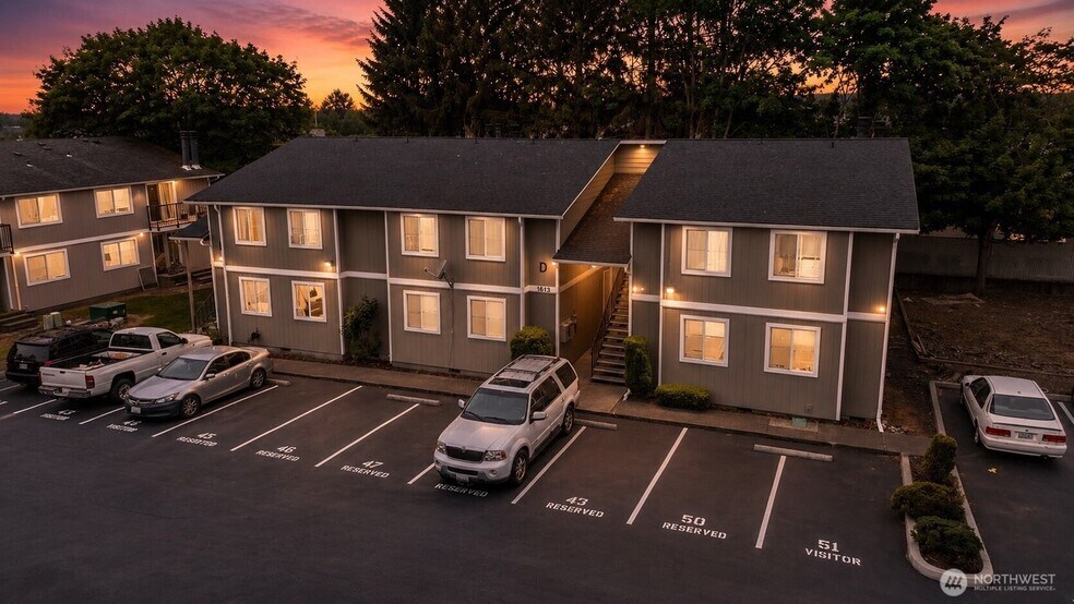 1613 Maple Ln, Kent, WA à vendre - Photo du bâtiment - Image 2 de 28