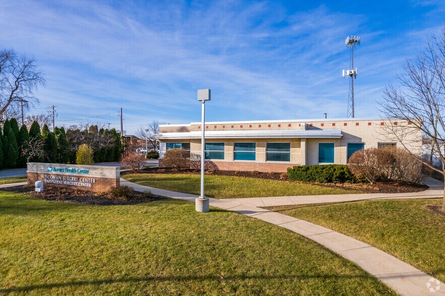 3305 S 20th St, Milwaukee, WI à louer - Photo du bâtiment - Image 2 de 7