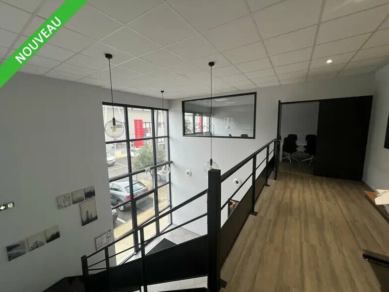 Office in Valence for sale - Interior Photo - Image 2 of 8