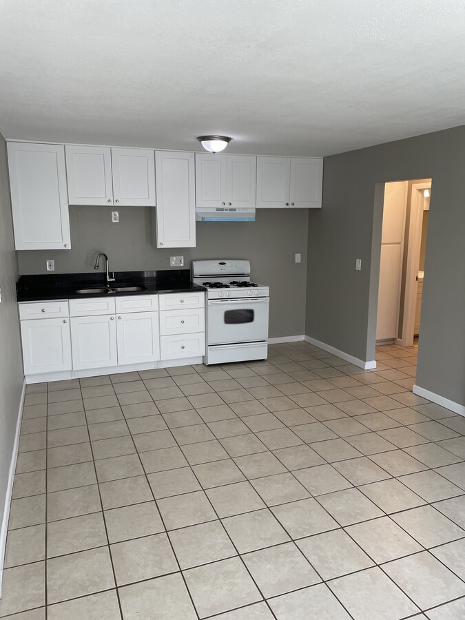 24238 Postal Ave, Moreno Valley, CA 92553 - Unité 6 - - Photo intérieure - Image 2 of 12