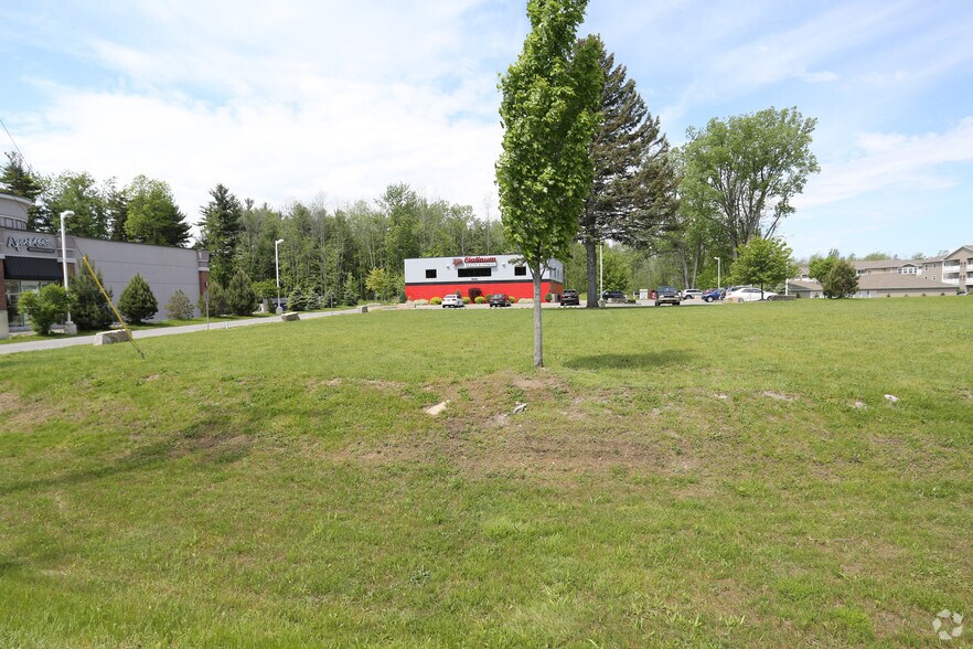 9450 Transit Rd, Amherst, NY à louer - Photo du bâtiment - Image 3 de 5