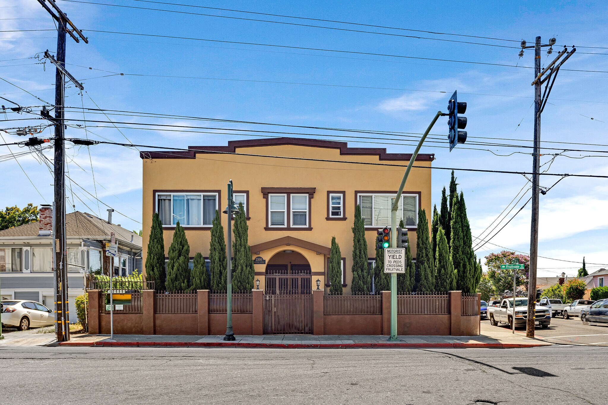 2300-2306 Fruitvale Ave, Oakland, CA à vendre Photo du bâtiment- Image 1 de 10