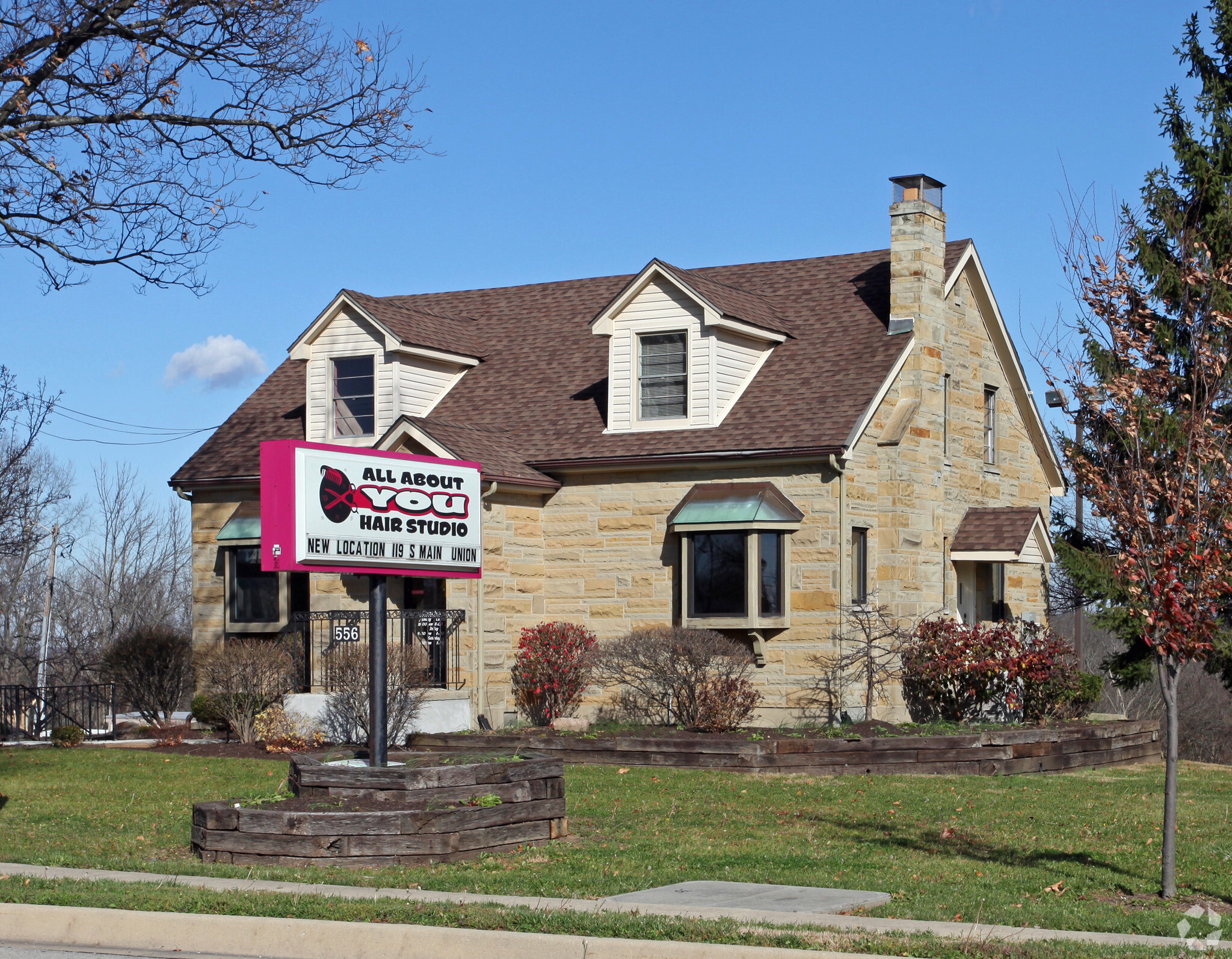 556 S Main St, Englewood, OH à vendre Photo principale- Image 1 de 1